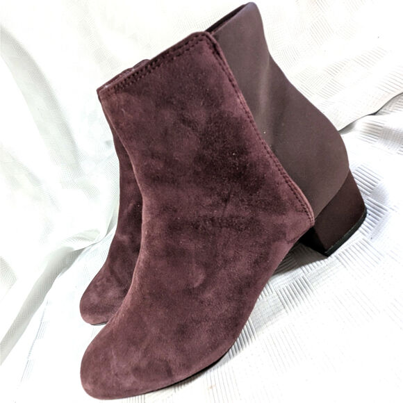CLARKS! BURGUNDY SUEDE LEATHER & FABRIC ULTRA COMFORT ANKLE BOOTS! SZ 8M - Picture 1 of 13